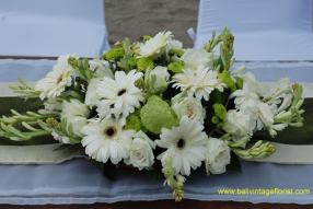altar table flower mix rose gerbera